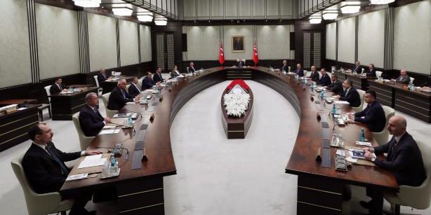 HİÇ BİR EMEKLİ 2500 ALTINDA AYLIK ALAN KALMAYACAK.