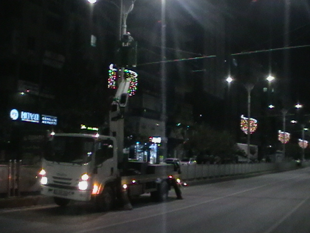 ESKİ BETON ELEKTİRİK DİREKLERİ YENİSİYLE DEGİŞTİRİLDİ…