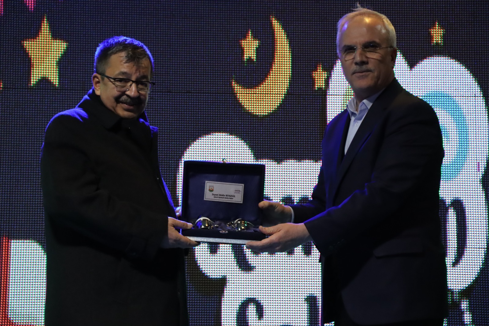 YAZAR HAYATİ İNANÇ ŞANLIURFALILARLA BULUŞTU