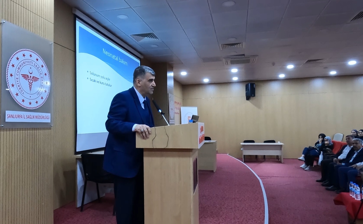 Bebeğe İlk Eli Değen Ebeler Eğitime Alındı.