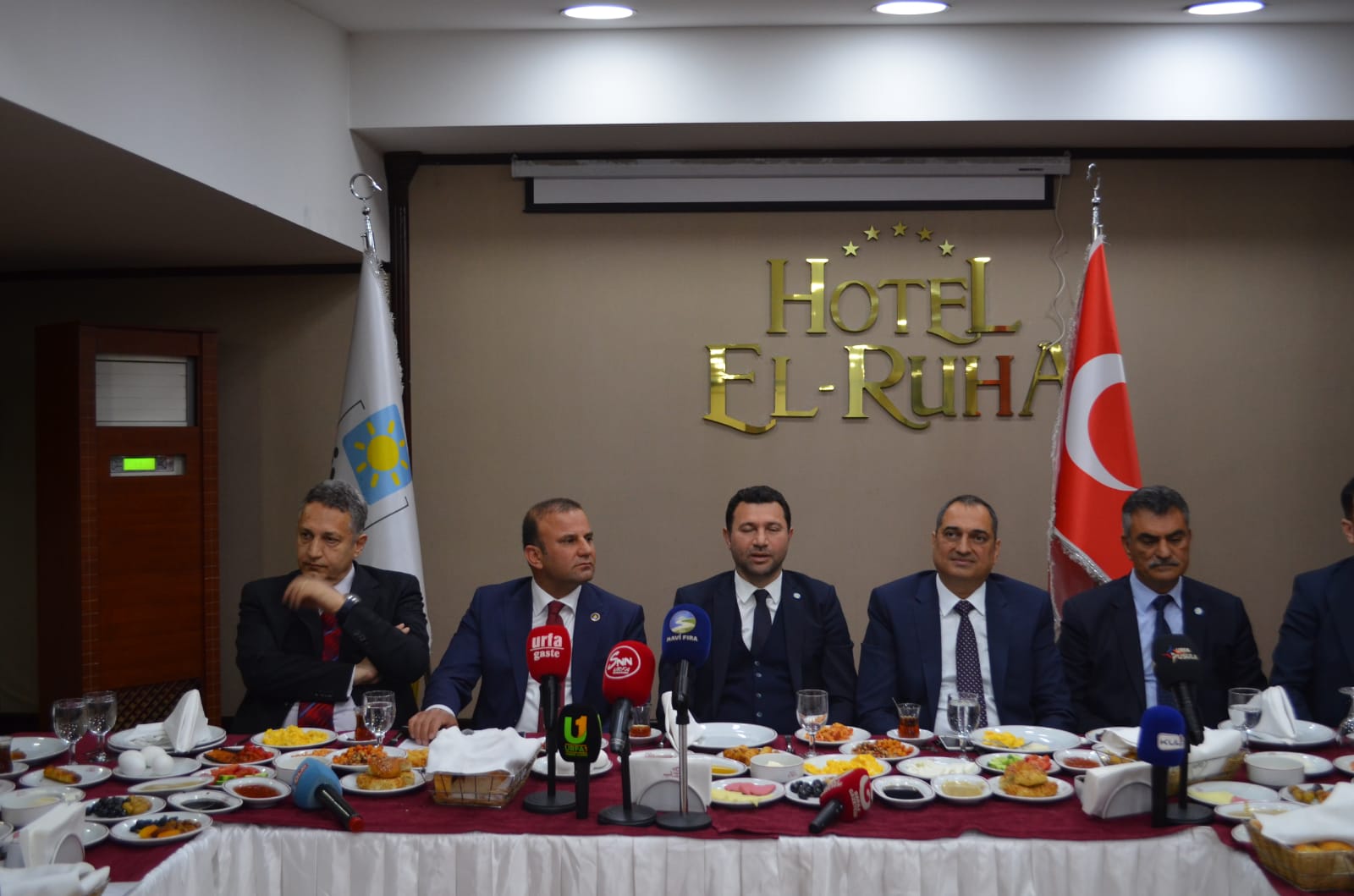 İYİ PARTİ ŞANLIURFA İL TEŞKİLATI BASIN TOPLANTISI DÜZENLEDİ.