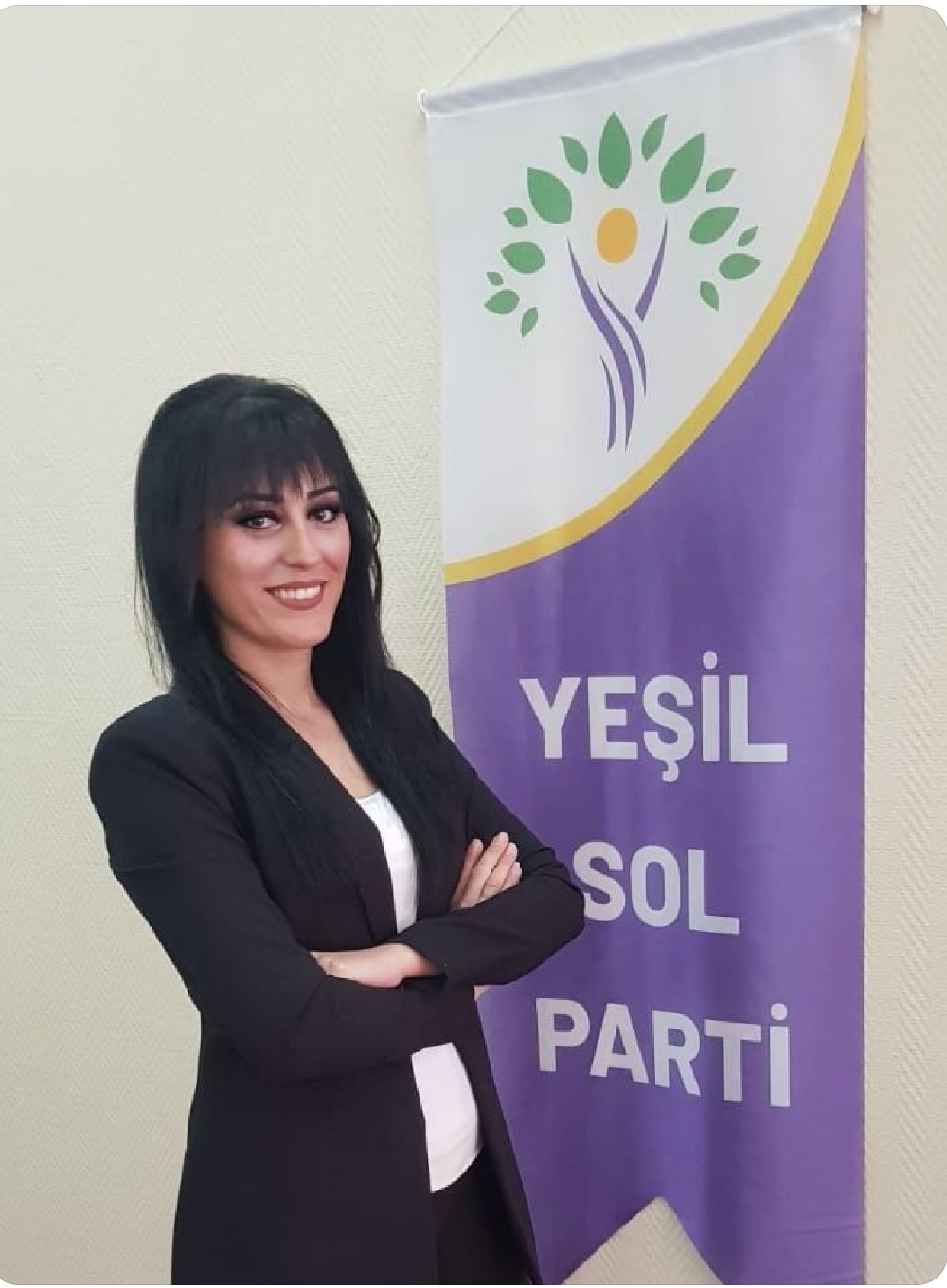 Ayşe Öğretmen Yeşil sol partiden aday adayı oldu.