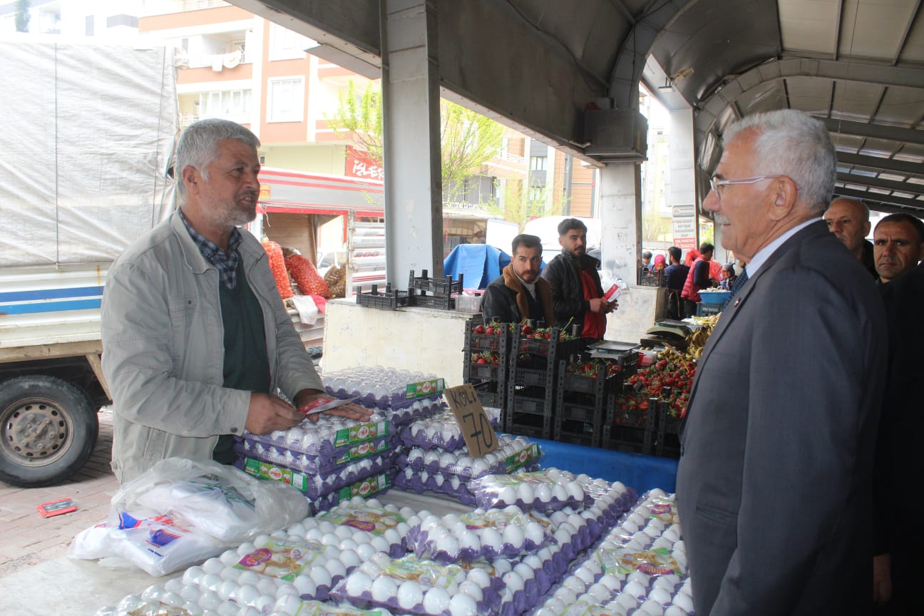 Şanlıurfa Yeniden Refah Partisi milletvekili Adayı İsmail YAVUZ, il başkan vekili Mahmut Perçin ve yönetim kurulu üyeleri ile bu gün Karaköprü ilçesinde esnaf ziyareti gerçekleştirdi.