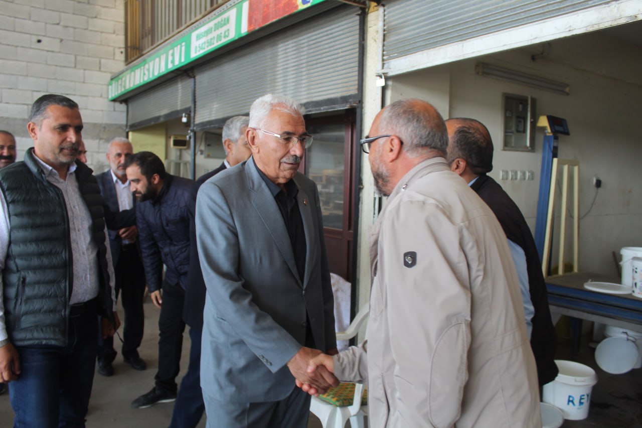 Yeniden Refah Partisi Şanlıurfa 1. Sıra Milletvekili Adayı, İsmail YAVUZ, Şıracılar ve Kuruyemişçiler Esnafını ziyarette bulundu.