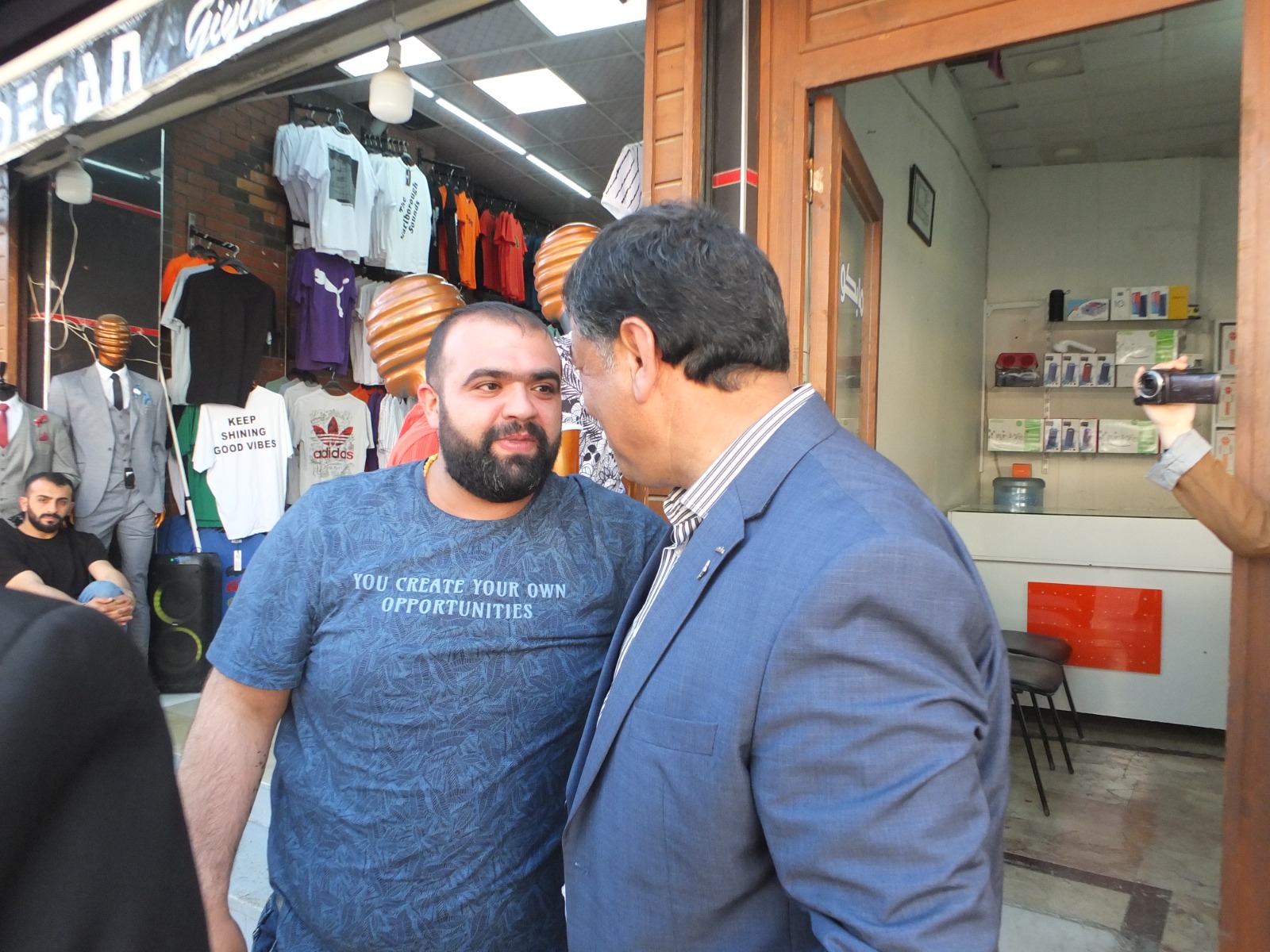 Anavatan Partisi il başkanı Aslan Kapaklı pasajı Esnafını Ziyaret Etti