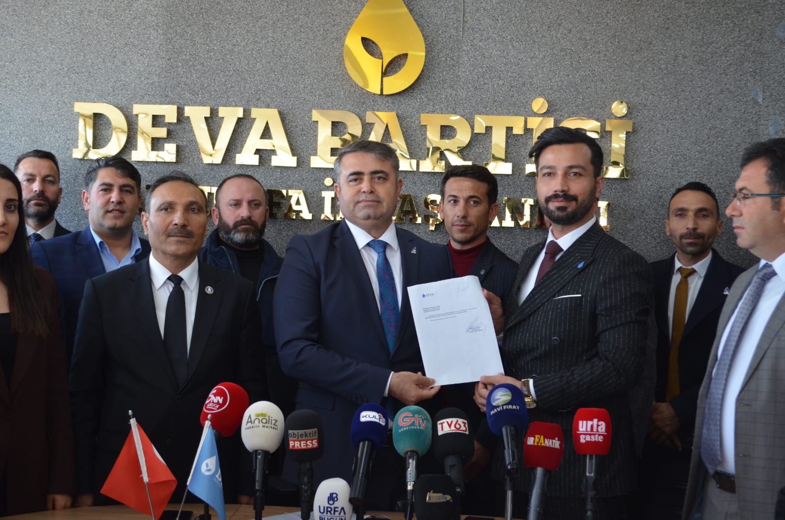ŞANLIURFA DEVA PARTİSİ GENÇ İSME EMANET