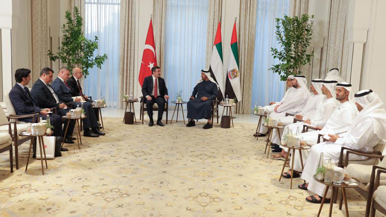 Cumhurbaşkanı Yardımcısı Yılmaz ve Bakan Şimşek’ten BAE’de önemli görüşme