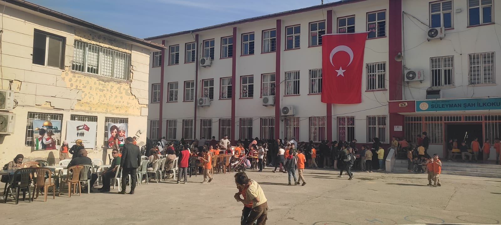 Akçakale de Gazze için kermes düzenlendi.