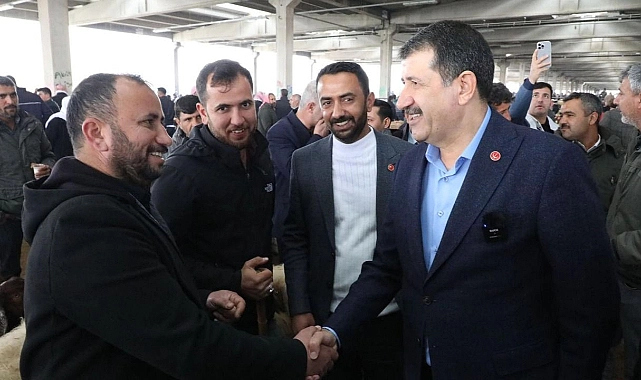 Mehmet Ekinci Hayvan Pazarı esnafını ziyaret etti: Çiftçimiz kazanacak, Eyyübiye kazanacak!