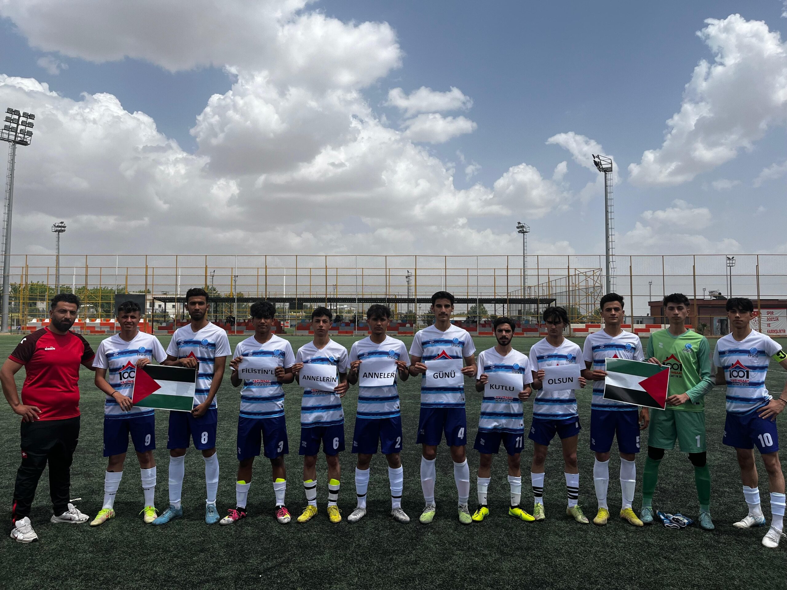 Anadolu Gençlik Spor U-18 , Galibiyeti Filistinli Annelere Armağan Etti