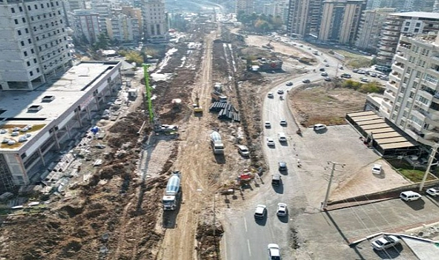 Balıkayağı Bulvarı’nda yol çöktü! 20 gün kapalı olacak!