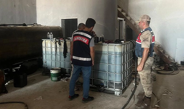 Urfa’daki depoya baskın! Jandarma ele geçirdi!