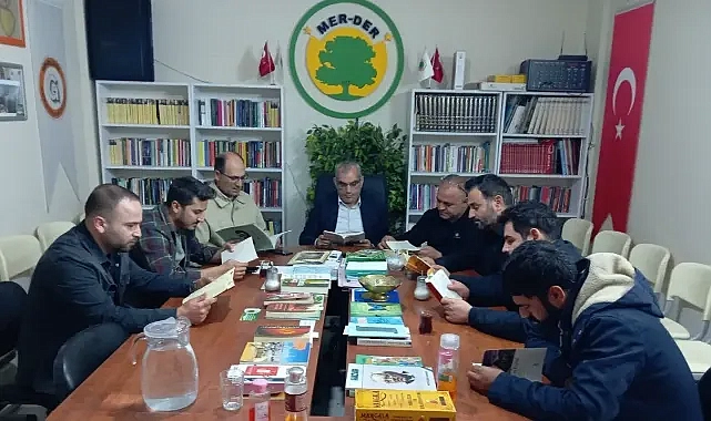 Mersavi Derneği’nde Geleneksel Kitap Okumaları Sürüyor