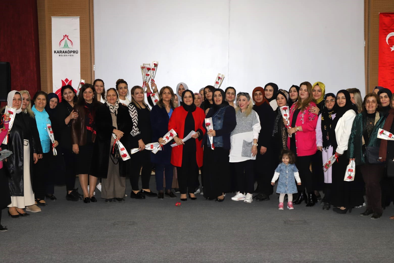 KARAKÖPRÜ’DE KADINLAR GÜNÜ ETKİNLİĞİ DÜZENLENDİ