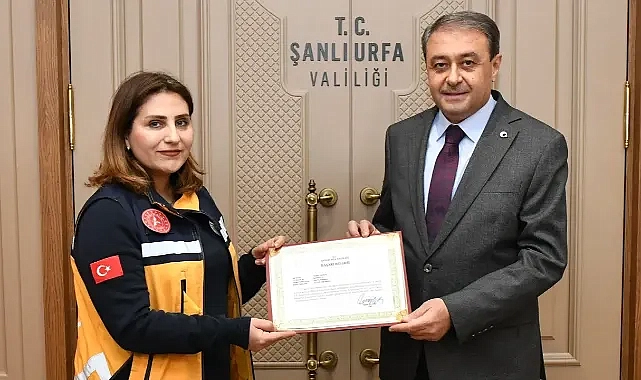 Şanlıurfa’da yönlendirmesiyle bebeği hayata döndürdü! Vali Şıldak tebrik etti!