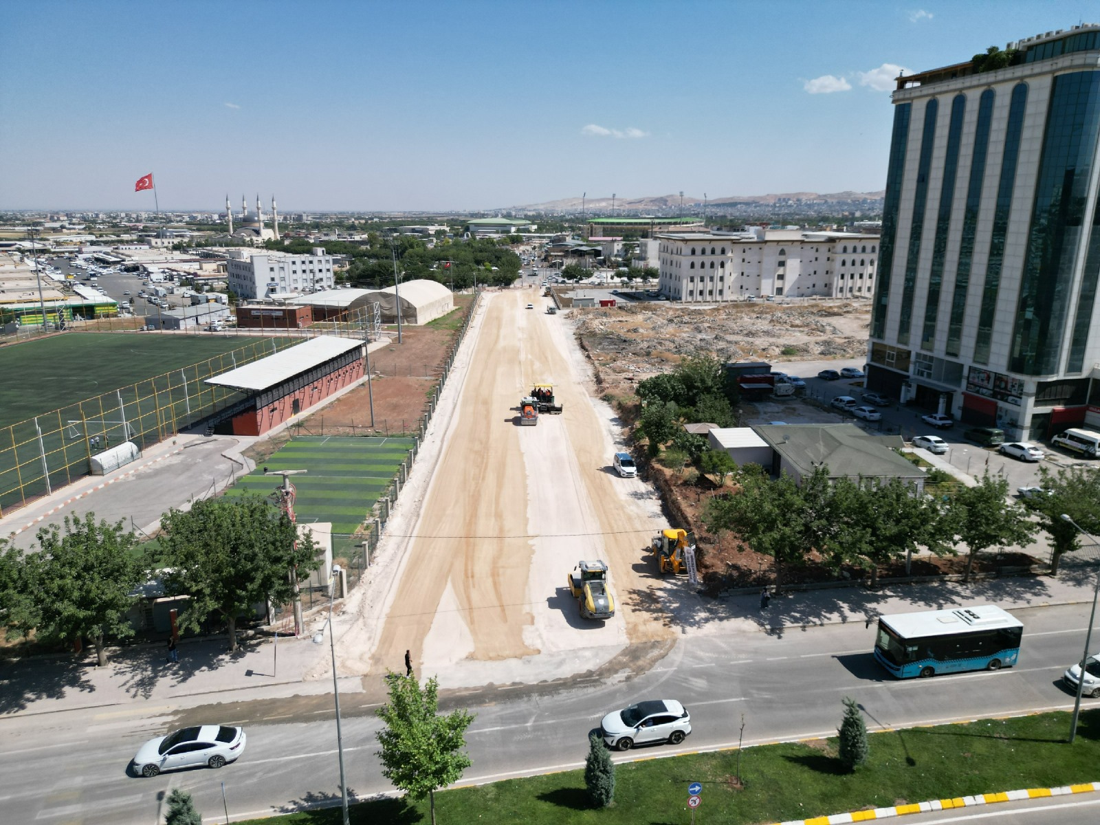 ŞANLIURFA BÜYÜKŞEHİR BELEDİYESİ’NDEN PAŞABAĞI MAHALLESİ’NDE ASFALT HAZIRLIĞI