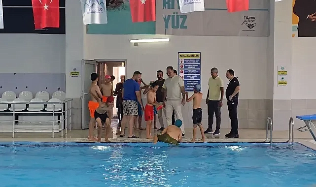 Başkan Mehmet Kuş, gençleri havuza davet etti