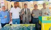Başkan Halil Polat, Şanlıurfaspor standını ziyaret ederek yeni sezon kombine kartlarını satın aldı.