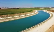 Urfa’da otomobil sulama kanalına devrildi! Yaralılar var
