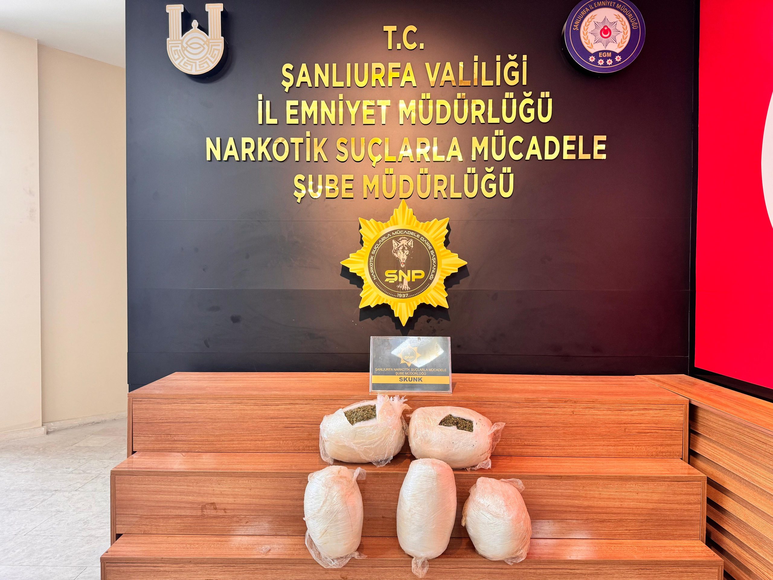 ŞANLIURFA’DA GÜVENLİK GÜÇLERİNİN ZEHİR TACİRLERİYLE MÜCADELESİ KARARLILIKLA DEVAM EDİYOR