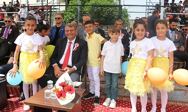 Başkan Ayhan 2025-2026 Eğitim-öğretim Yılı Tüm Öğrenci, Öğretmen Ve Velilerimize Hayırlı Olsun!