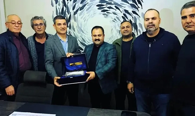 Başkan İnan’dan Başkan Özkan’a Plaket
