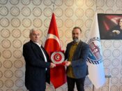 Bir Önceki Dönem AK Parti Bozova İlçe Başkanı Yusuf Çakmak’tan Başhekim Şeyhanlıoğlu’na Ziyaret