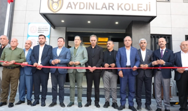 Aydınlar İlkokulu Görkemli Törenle Eğitim Hayatına Başladı