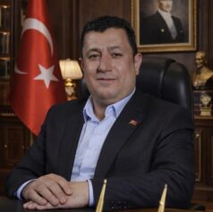 Şanlıurfa Konfeksiyoncular Esnaf Odası Başkanı Mehmet Palalıoğlu’ndan Muhtarlar Günü Mesajı